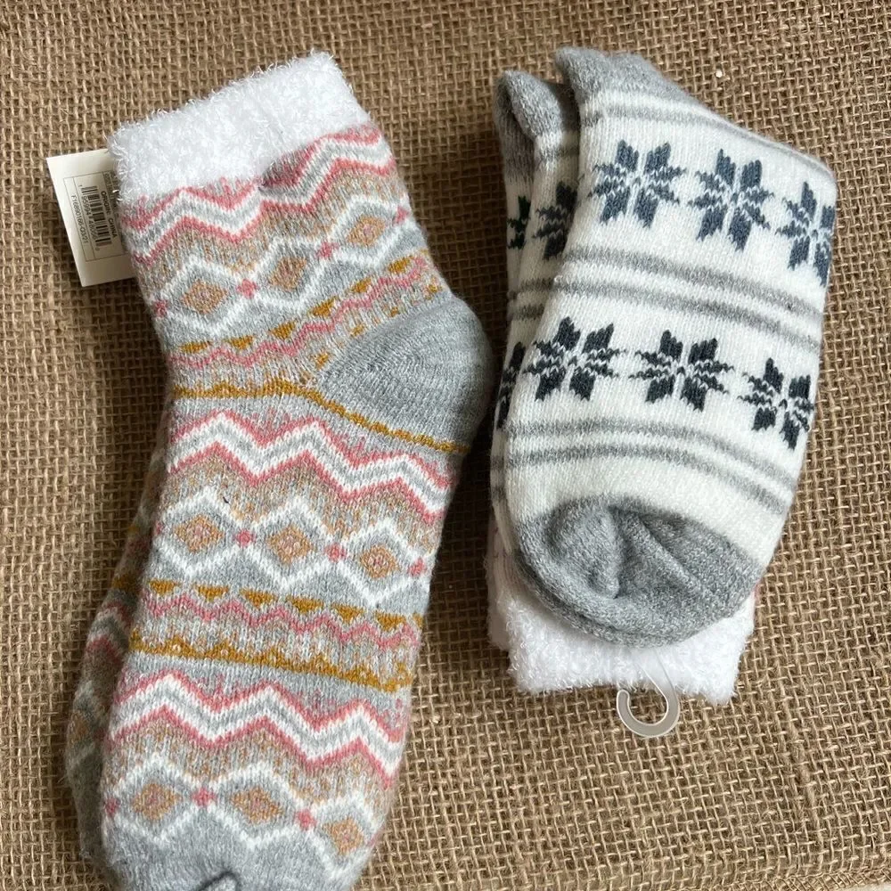Two pairs of a new day comfy socks one ankle and one crew sizes 4-10